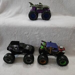 Monster Jam Truck Lot Great Clips‎ Mohawk Warrior Salvager Megalodon Shark
